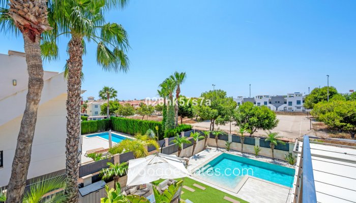 Te koop - Huis - Vrijstaande Villa - Orihuela - La Zenia