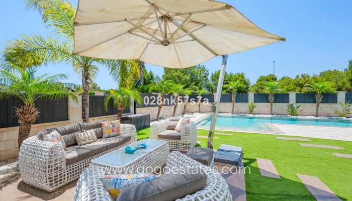 Te koop - Huis - Vrijstaande Villa - Orihuela - La Zenia