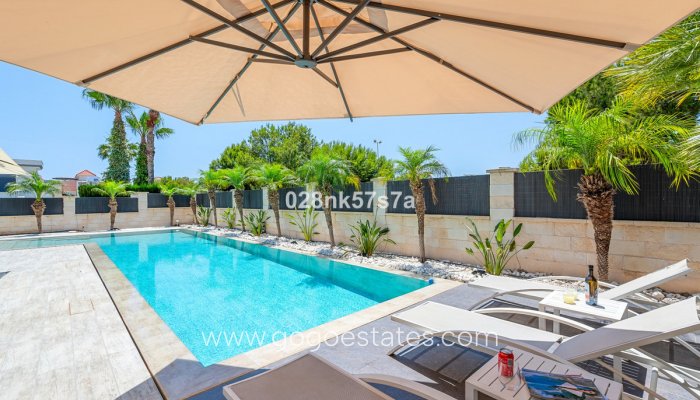 Te koop - Huis - Vrijstaande Villa - Orihuela - La Zenia
