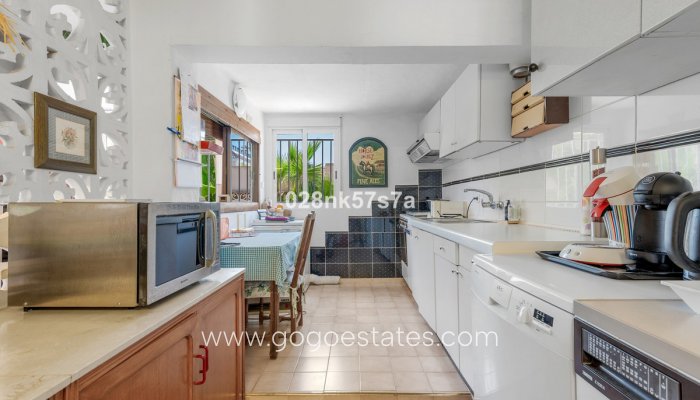 Te koop - Huis - Vrijstaande Villa - Orihuela - La Zenia