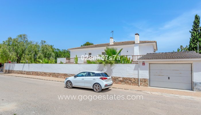 Te koop - Huis - Vrijstaande Villa - Orihuela - La Zenia