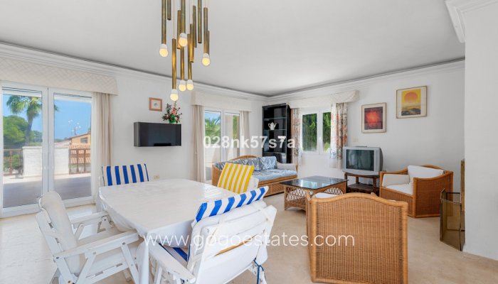 Te koop - Huis - Vrijstaande Villa - Orihuela - La Zenia