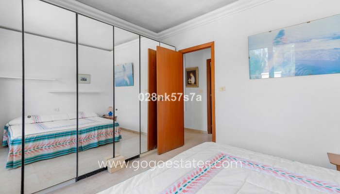 Te koop - Huis - Vrijstaande Villa - Orihuela - La Zenia