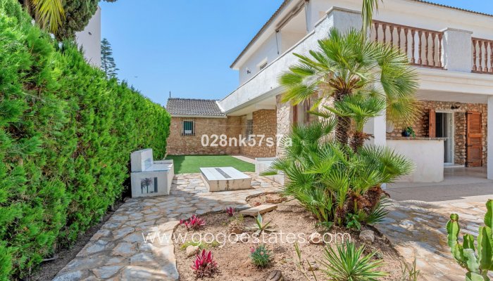 Te koop - Huis - Vrijstaande Villa - Orihuela - La Zenia