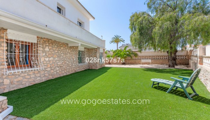 Te koop - Huis - Vrijstaande Villa - Orihuela - La Zenia