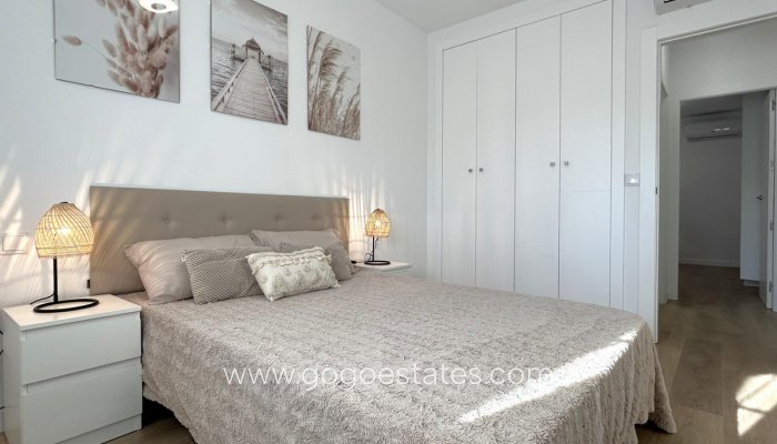 Te koop - Huis - Bungalow - Torrevieja - Nueva Torrevieja