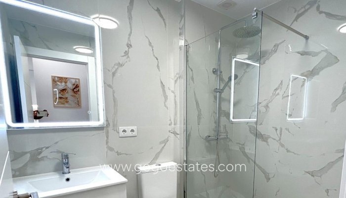 Te koop - Huis - Bungalow - Torrevieja - Nueva Torrevieja