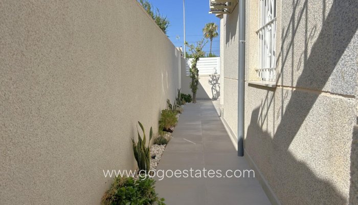 Te koop - Huis - Bungalow - Torrevieja - Nueva Torrevieja