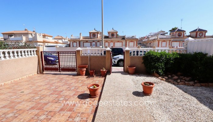 Te koop - Huis - Vrijstaande Villa - Orihuela - Playa Flamenca