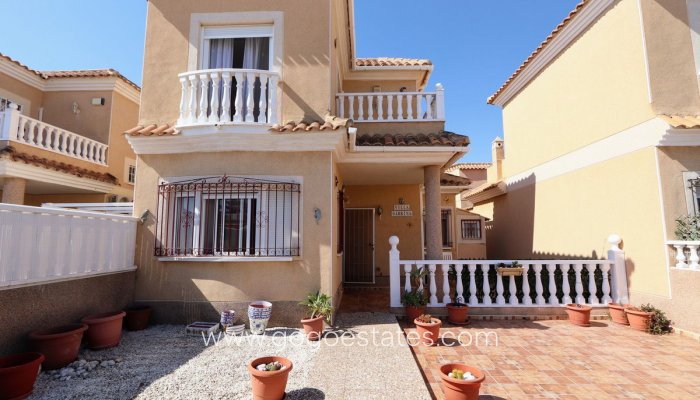 Te koop - Huis - Vrijstaande Villa - Orihuela - Playa Flamenca