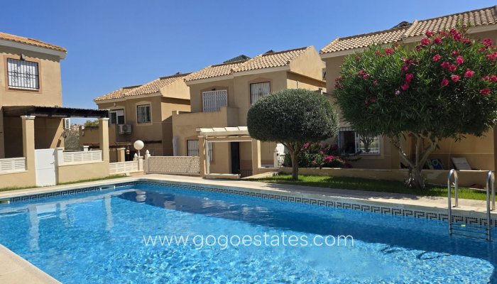 Te koop - Huis - Vrijstaande Villa - Orihuela - Orihuela Centro