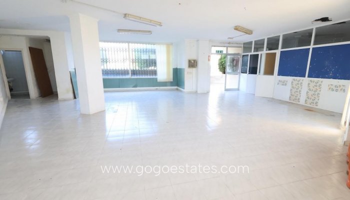 Te koop - Commercieel - Commerciële Ruimten - Orihuela - La Zenia