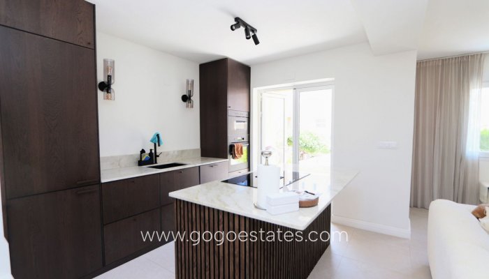 Te koop - Huis - Halfvrijstaande woning - Orihuela - Los Altos