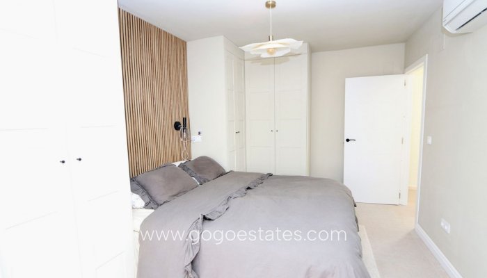 Te koop - Huis - Halfvrijstaande woning - Orihuela - Los Altos