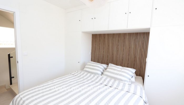 Te koop - Huis - Halfvrijstaande woning - Orihuela - Los Altos