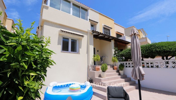 Te koop - Huis - Halfvrijstaande woning - Orihuela - Los Altos