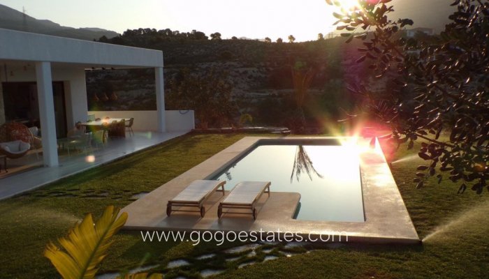 Resale - House - Detached Villa - Finestrat