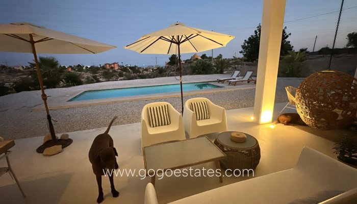 Resale - House - Detached Villa - Finestrat