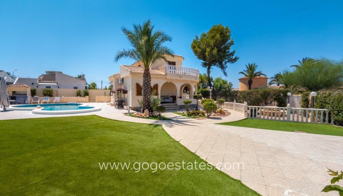 Te koop - Huis - Vrijstaande Villa - Torrevieja - Nueva Torrevieja