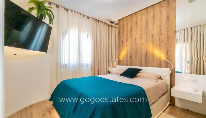 Te koop - Huis - Vrijstaande Villa - Torrevieja - Nueva Torrevieja