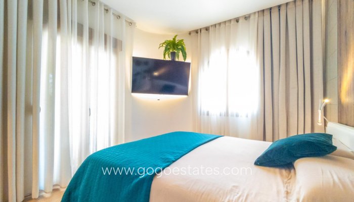 Te koop - Huis - Vrijstaande Villa - Torrevieja - Nueva Torrevieja