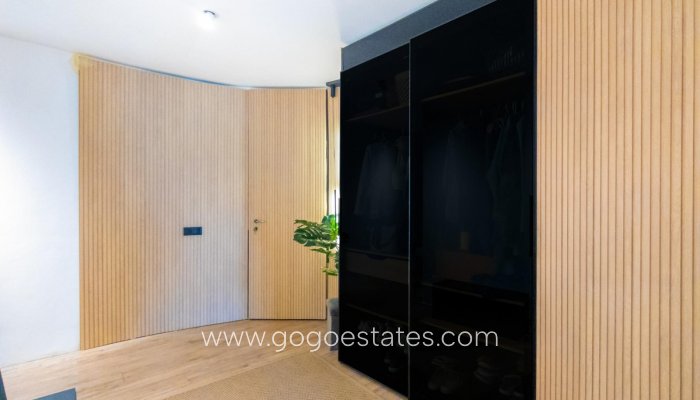 Te koop - Huis - Vrijstaande Villa - Torrevieja - Nueva Torrevieja