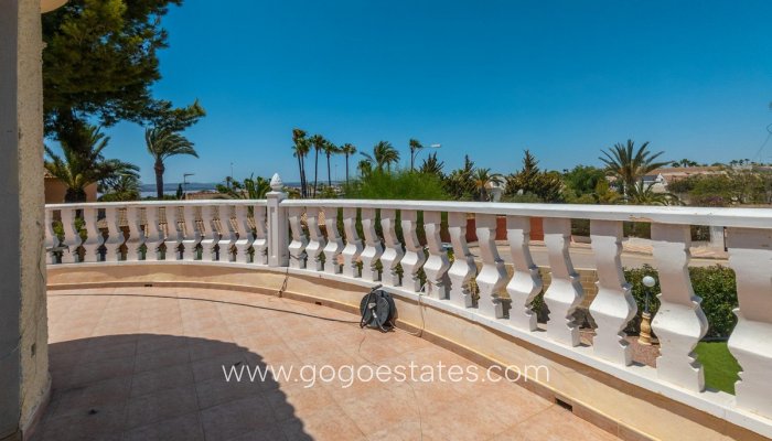 Te koop - Huis - Vrijstaande Villa - Torrevieja - Nueva Torrevieja