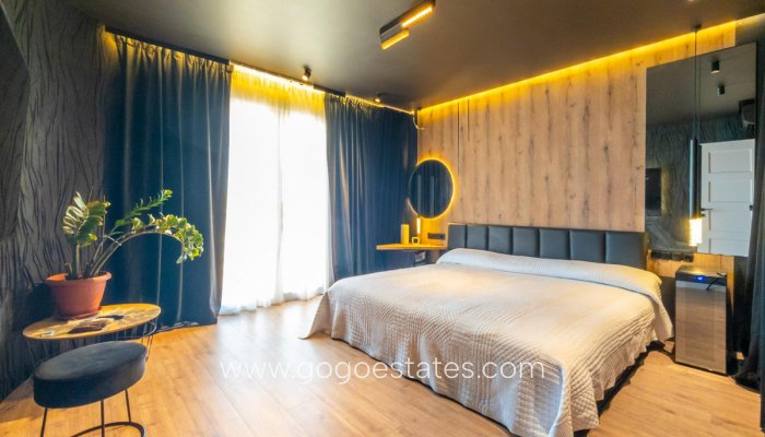 Te koop - Huis - Vrijstaande Villa - Torrevieja - Nueva Torrevieja