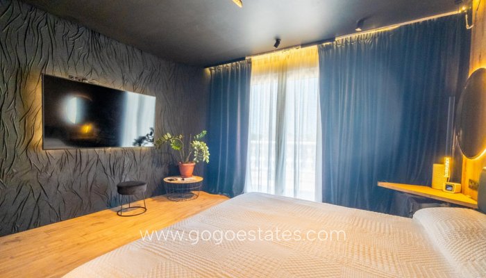 Te koop - Huis - Vrijstaande Villa - Torrevieja - Nueva Torrevieja