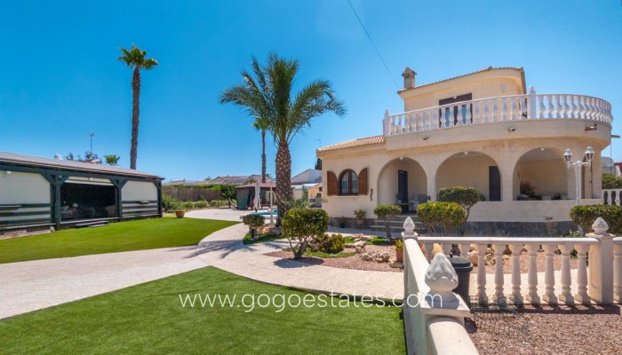 Te koop - Huis - Vrijstaande Villa - Torrevieja - Nueva Torrevieja