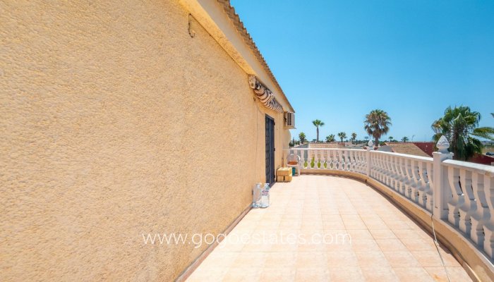 Te koop - Huis - Vrijstaande Villa - Torrevieja - Nueva Torrevieja