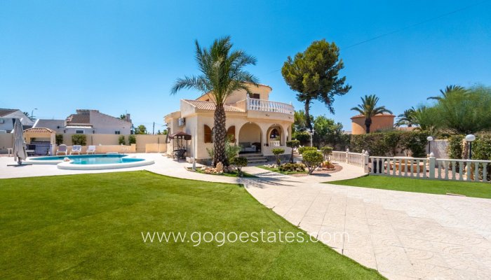 Te koop - Huis - Vrijstaande Villa - Torrevieja - Nueva Torrevieja