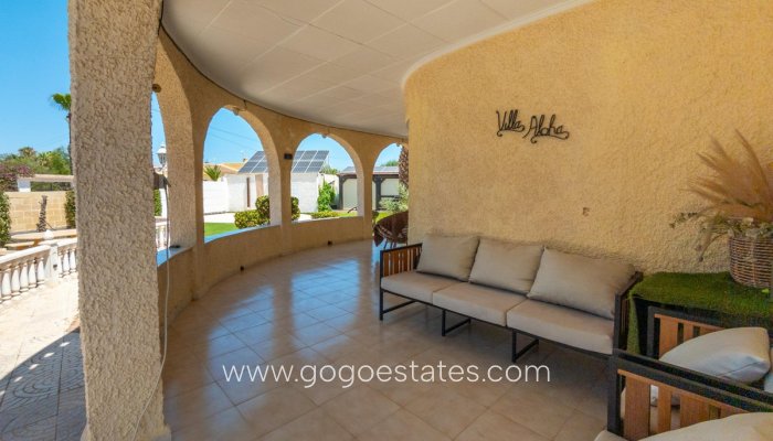 Te koop - Huis - Vrijstaande Villa - Torrevieja - Nueva Torrevieja