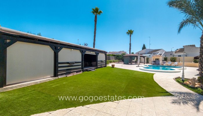 Te koop - Huis - Vrijstaande Villa - Torrevieja - Nueva Torrevieja