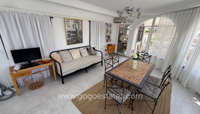 Te koop - Huis - Vrijstaande Villa - Torrevieja - Torrevieja Centro