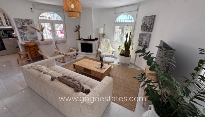 Te koop - Huis - Vrijstaande Villa - Torrevieja - Torrevieja Centro