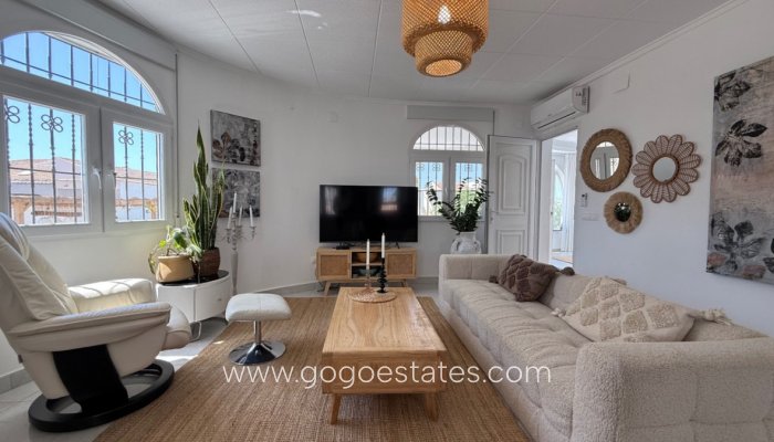 Te koop - Huis - Vrijstaande Villa - Torrevieja - Torrevieja Centro