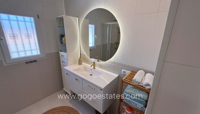 Te koop - Huis - Vrijstaande Villa - Torrevieja - Torrevieja Centro