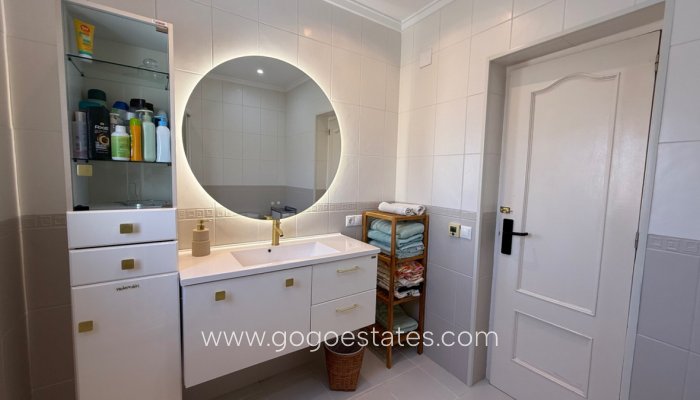 Te koop - Huis - Vrijstaande Villa - Torrevieja - Torrevieja Centro