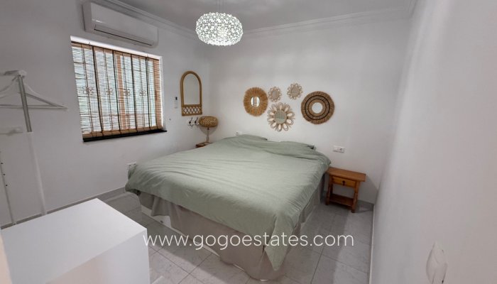 Te koop - Huis - Vrijstaande Villa - Torrevieja - Torrevieja Centro