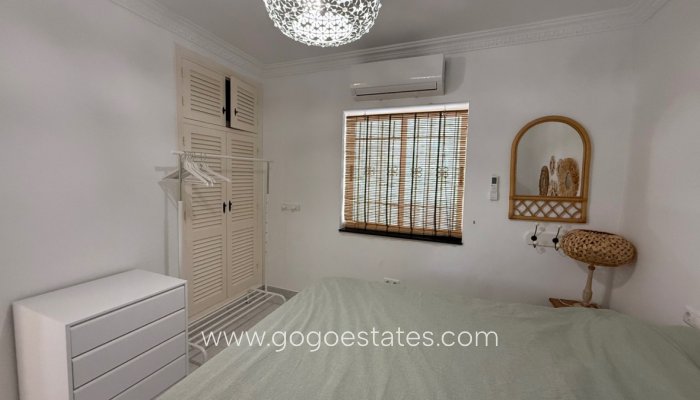 Te koop - Huis - Vrijstaande Villa - Torrevieja - Torrevieja Centro