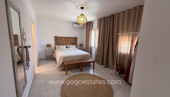 Te koop - Huis - Vrijstaande Villa - Torrevieja - Torrevieja Centro