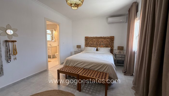 Te koop - Huis - Vrijstaande Villa - Torrevieja - Torrevieja Centro