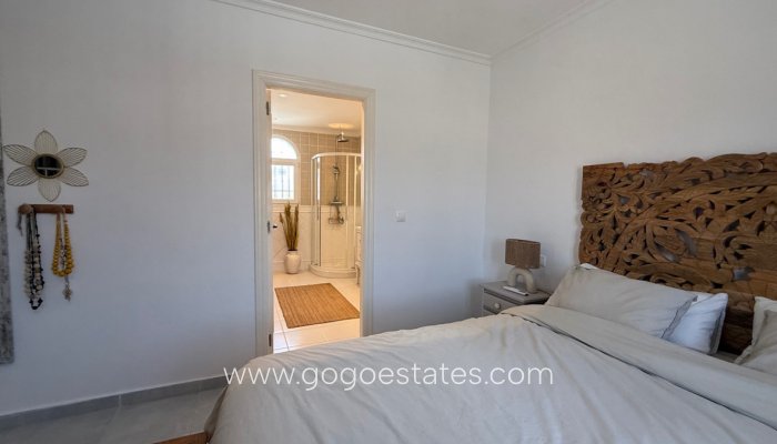 Te koop - Huis - Vrijstaande Villa - Torrevieja - Torrevieja Centro