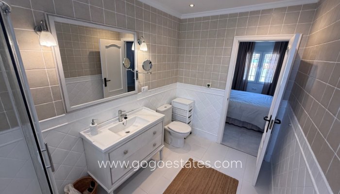 Te koop - Huis - Vrijstaande Villa - Torrevieja - Torrevieja Centro