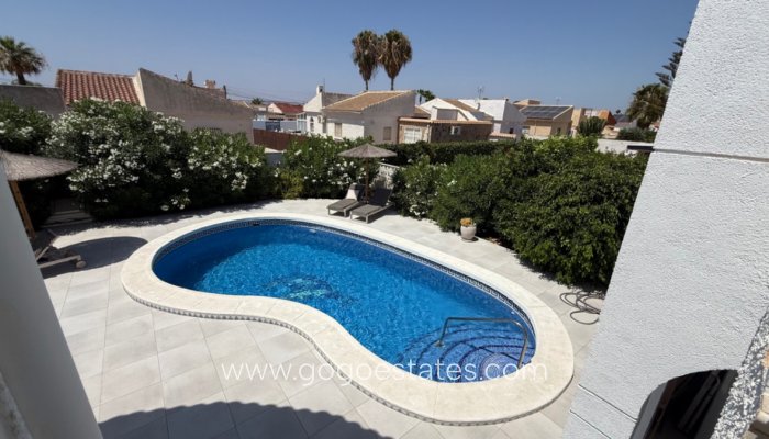 Te koop - Huis - Vrijstaande Villa - Torrevieja - Torrevieja Centro