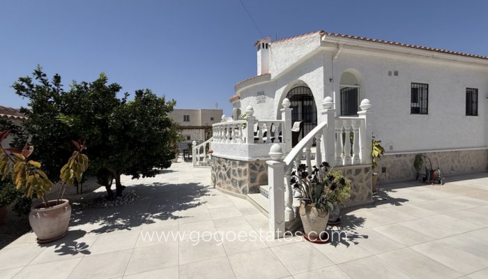 Te koop - Huis - Vrijstaande Villa - Torrevieja - Torrevieja Centro