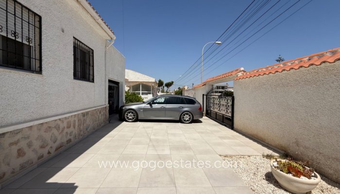 Te koop - Huis - Vrijstaande Villa - Torrevieja - Torrevieja Centro