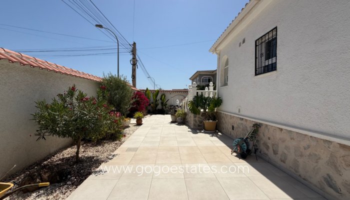 Te koop - Huis - Vrijstaande Villa - Torrevieja - Torrevieja Centro