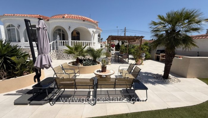 Te koop - Huis - Vrijstaande Villa - Torrevieja - Torrevieja Centro